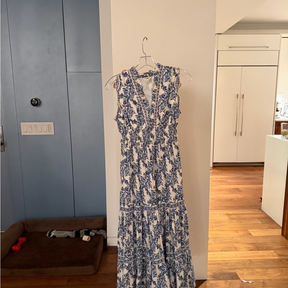 Max Studio Blue and White Floral V-Neck Maxi Dress